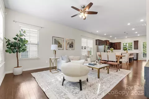 9324 Ainslie Downs St, Charlotte, NC 28273