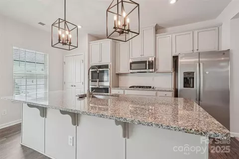 5037 Patton Dr, Gastonia, NC 28056