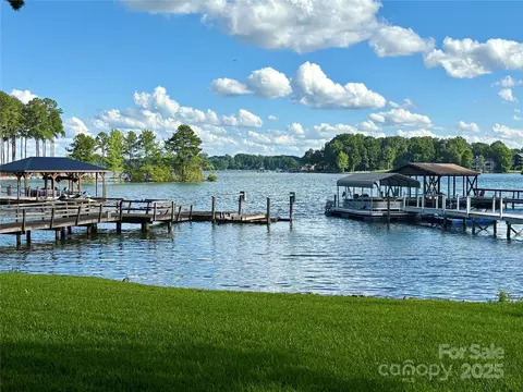8448 Normandy Rd, Denver, NC 28037