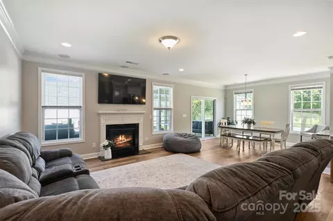 Living - 10906 Angler Ct, Davidson, NC 28036 photo 1 of 2