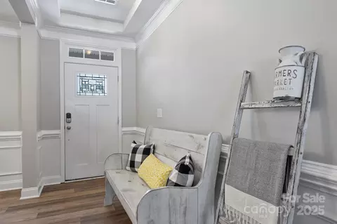 Entry Way - 10906 Angler Ct, Davidson, NC 28036 photo 3 of 6