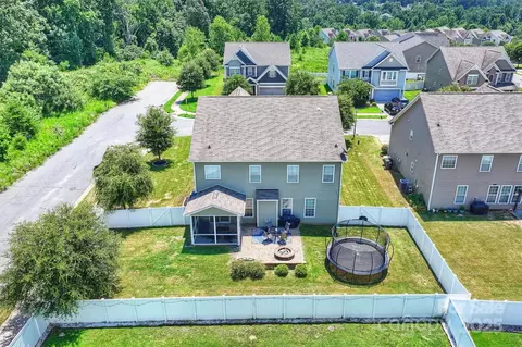 View/Area - 10906 Angler Ct, Davidson, NC 28036 photo 2 of 4