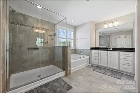 Bath - 10906 Angler Ct, Davidson, NC 28036 photo 3 of 5