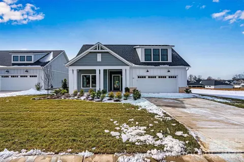 243 Alenda Lux Cir, Mooresville, NC 28115