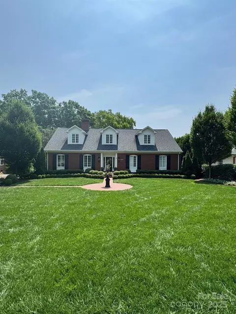 2301 Roswell Ave, Charlotte, NC 28207