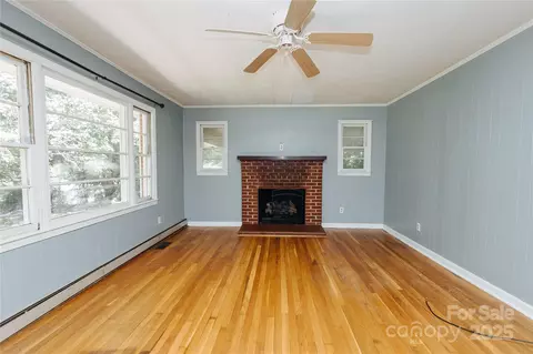Living - 185 Waycaster Rd, Marion, NC 28752 photo 4 of 5