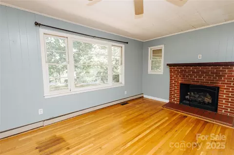 Living - 185 Waycaster Rd, Marion, NC 28752 photo 2 of 5