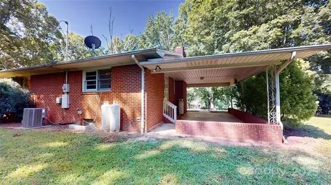 Exterior - 185 Waycaster Rd, Marion, NC 28752 photo 5 of 6