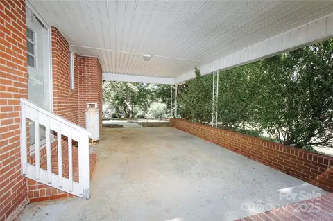 Exterior - 185 Waycaster Rd, Marion, NC 28752 photo 3 of 6