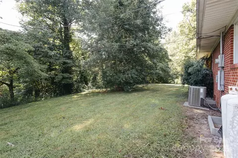 Exterior - 185 Waycaster Rd, Marion, NC 28752 photo 2 of 6