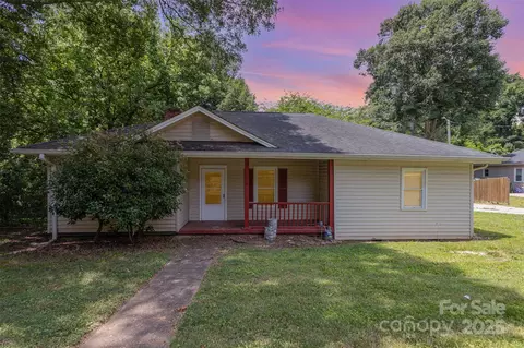 210 Tuckaseege Rd, Mount Holly, NC 28120