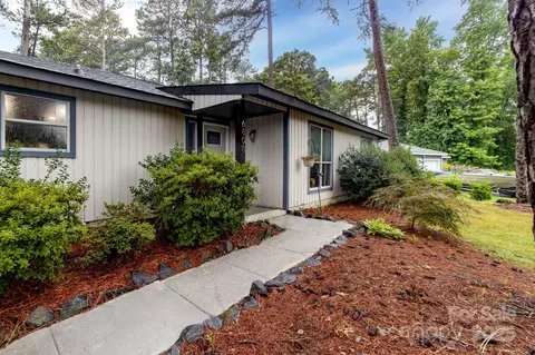 6808 Arroyo Dr, Charlotte, NC 28227