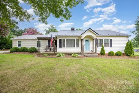 951 Helmstetler Rd, Lexington, NC 27295