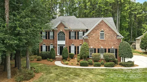 205 Beech Bluff Dr, Mount Holly, NC 28120