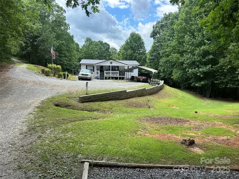 236 Hidden Cove Rd, Marion, NC 28752