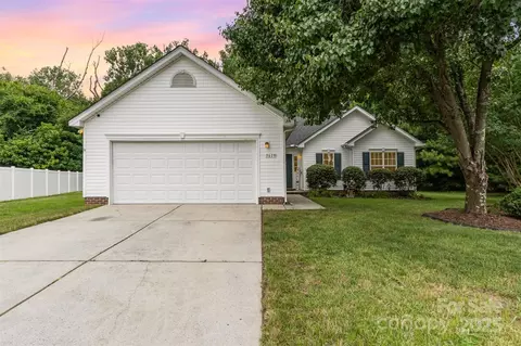 3619 Dashiel Dr, Charlotte, NC 28262