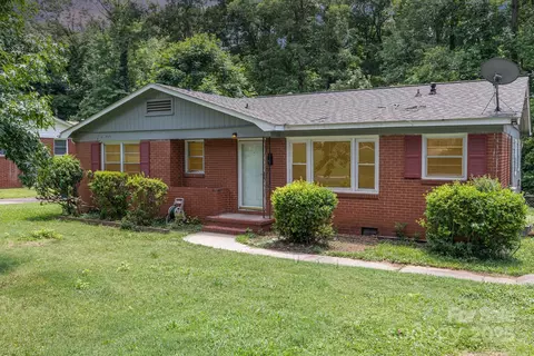 1033 Rollingwood Dr, Charlotte, NC 28217