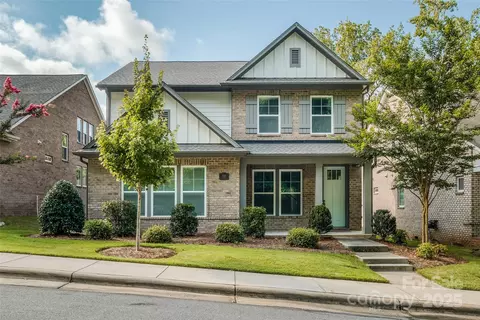 707 Marion Dr, Matthews, NC 28105