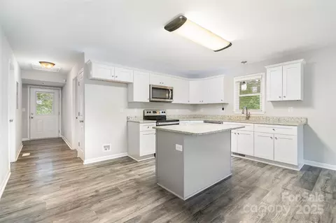 8107 Smith Rd, Kannapolis, NC 28081 photo 5