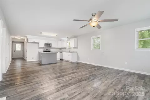 8107 Smith Rd, Kannapolis, NC 28081 photo 3