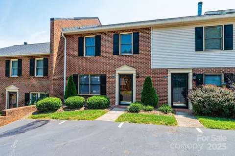 709 21st Ne Ave NE, Hickory, NC 28601
