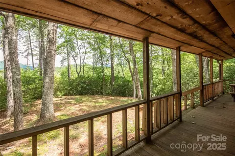 585 Bonfire 10 Dr #10, Franklin, NC 28734