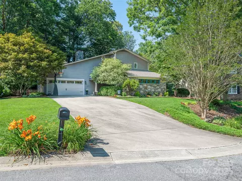 4 Amelia Ct, Arden, NC 28704