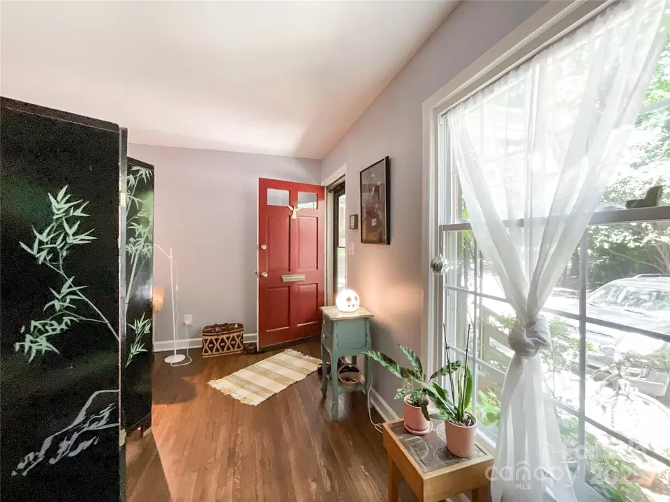 Entry Way - 932 Hollywood St, Charlotte, NC 28211 photo 1 of 5
