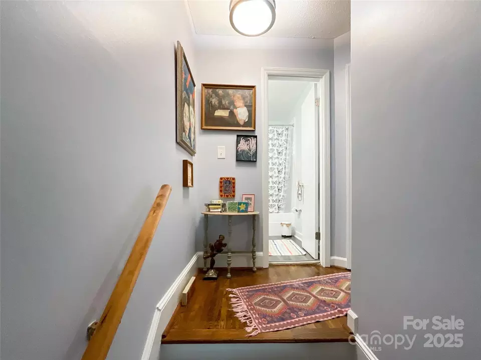 Entry Way - 932 Hollywood St, Charlotte, NC 28211 photo 3 of 5