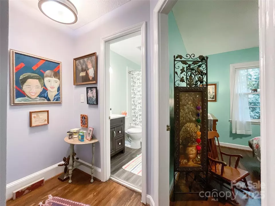 Entry Way - 932 Hollywood St, Charlotte, NC 28211 photo 4 of 5