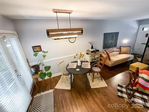 Dining - 932 Hollywood St, Charlotte, NC 28211 photo 1 of 3