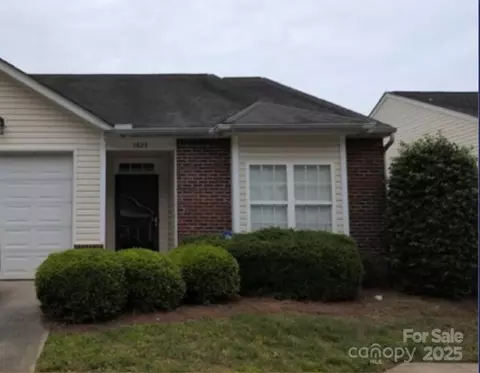 5823 Bradford Lake Ln, Charlotte, NC 28269