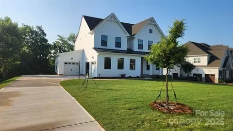6202 Jepson Ct, Charlotte, NC 28214