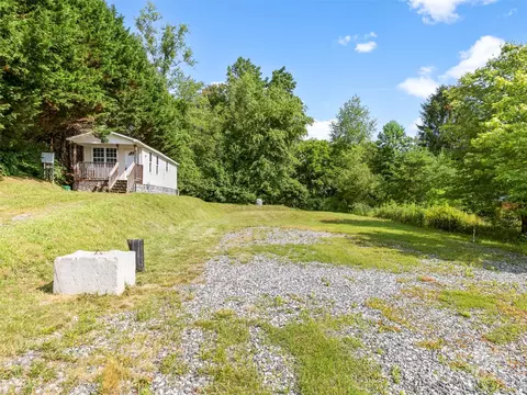 15 Country Ridge Dr, Leicester, NC 28748