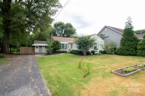 805 Pine St, Mooresville, NC 28115
