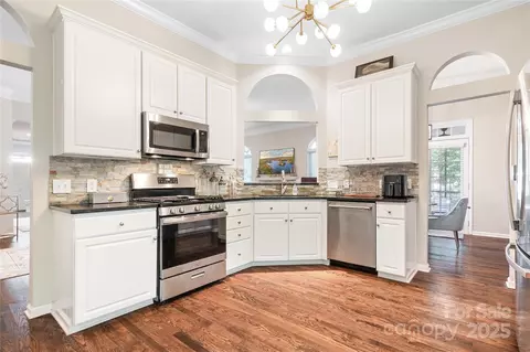 Kitchen - 21218 Baltic Dr, Cornelius, NC 28031 photo 2 of 2