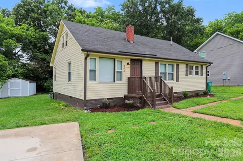 202 S Pinchback Ave, Bessemer City, NC 28016