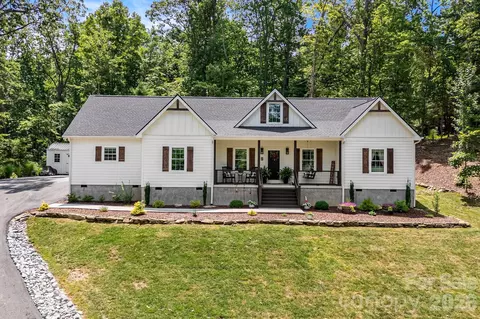 70 Jp Huggins Dr, Hendersonville, NC 28791