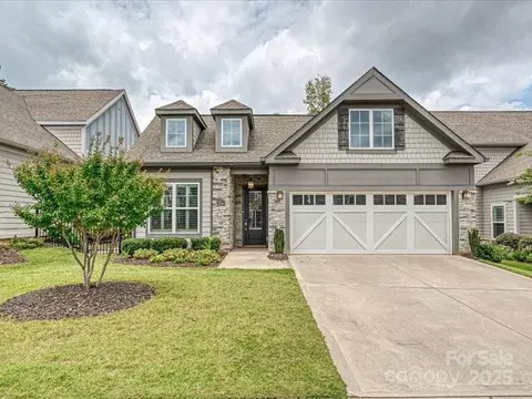 2034 Laney Pond Rd, Matthews, NC 28104