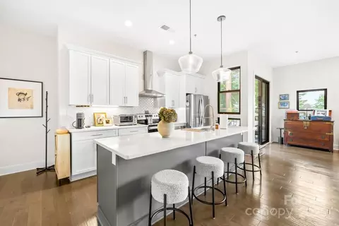 501 E 37th E St #E, Charlotte, NC 28205 photo 9