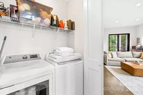 501 E 37th E St #E, Charlotte, NC 28205 photo 19
