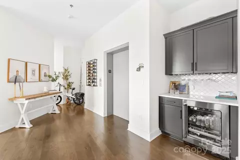 501 E 37th E St #E, Charlotte, NC 28205 photo 5