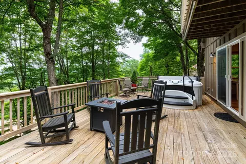 920 Mckinney Gap Dr, Mars Hill, NC 28754