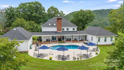 56 Fair Oaks Est, Fletcher, NC 28732