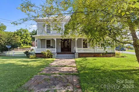 300 Depot St, Randleman, NC 27317