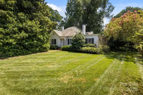 Exterior - 560 Concord Rd, Davidson, NC 28036 photo 4 of 6