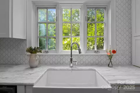 Kitchen - 560 Concord Rd, Davidson, NC 28036 photo 7 of 8