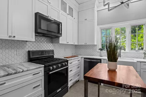 Kitchen - 560 Concord Rd, Davidson, NC 28036 photo 3 of 8