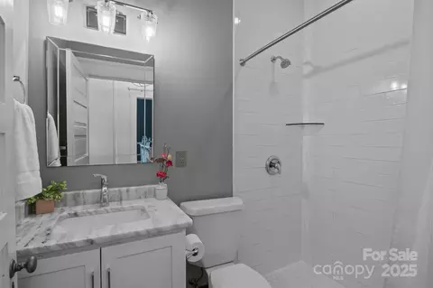 Bath - 560 Concord Rd, Davidson, NC 28036 photo 1 of 4