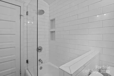 Bath - 560 Concord Rd, Davidson, NC 28036 photo 3 of 4